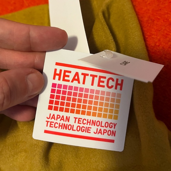 Uniqlo yellow mustard Heattech fleece turtleneck long sleeve sweater NWT - Picture 5 of 8